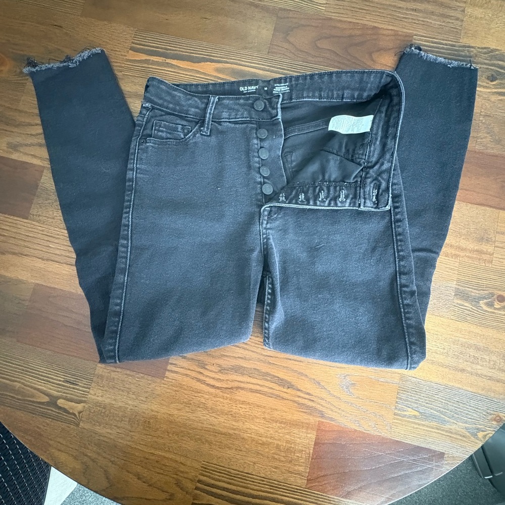 Women's Black High-Waisted Jeans